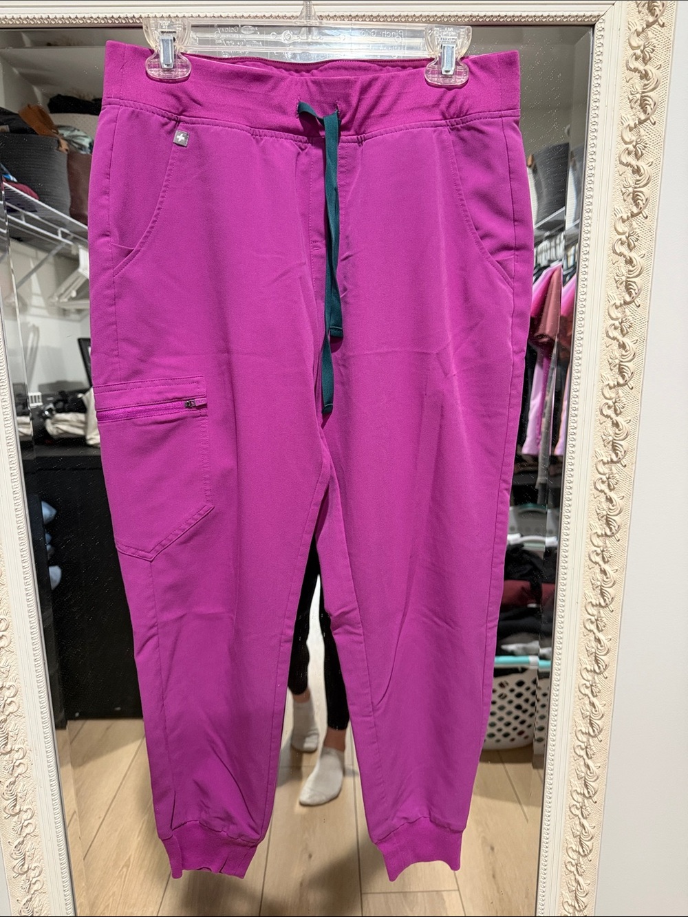 Figs Bright Magenta Zamora Jogger